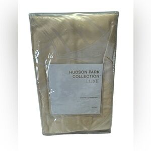 Hudson collection luxe standard pillowsham gatsby new $160